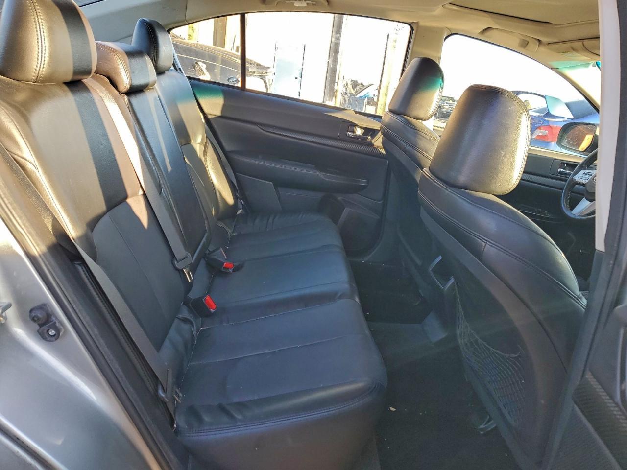 2011 SUBARU Legacy