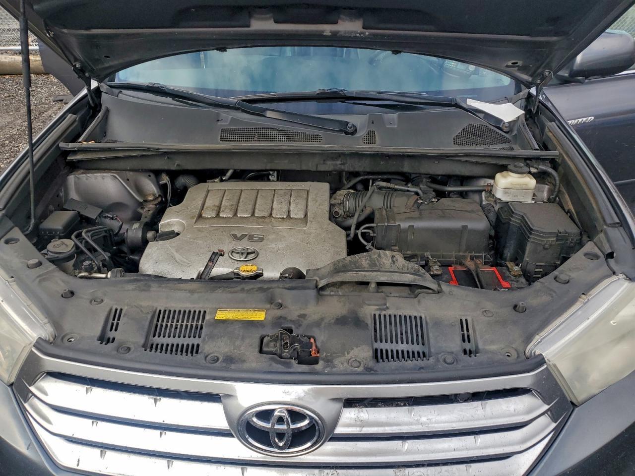 2011 TOYOTA HIGHLANDER