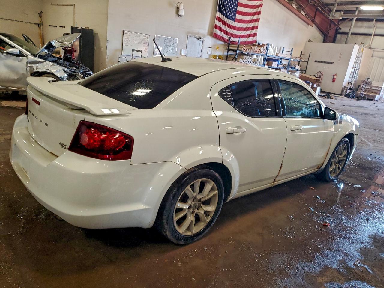 2013 DODGE Avenger