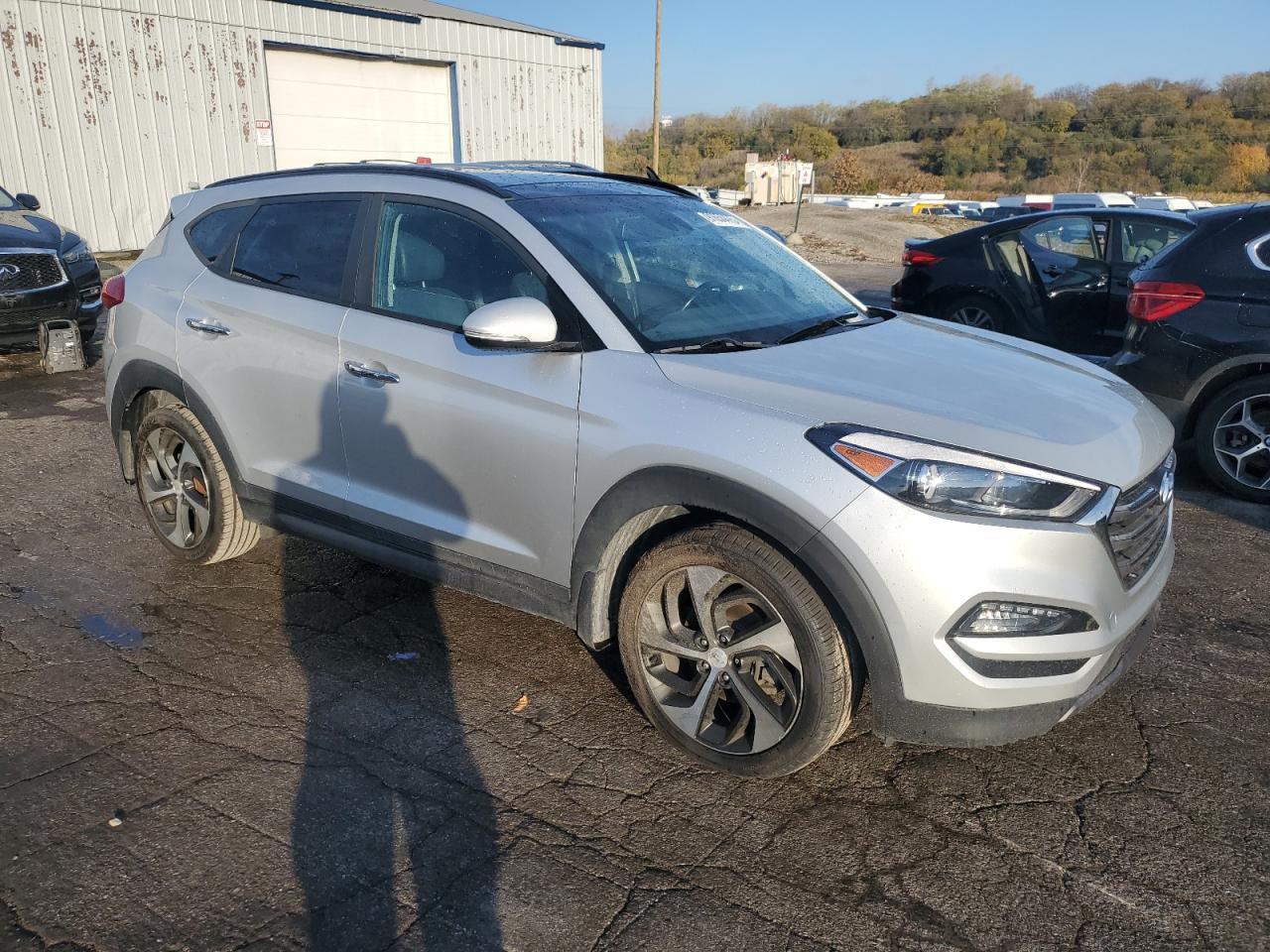 2016 HYUNDAI TUCSON
