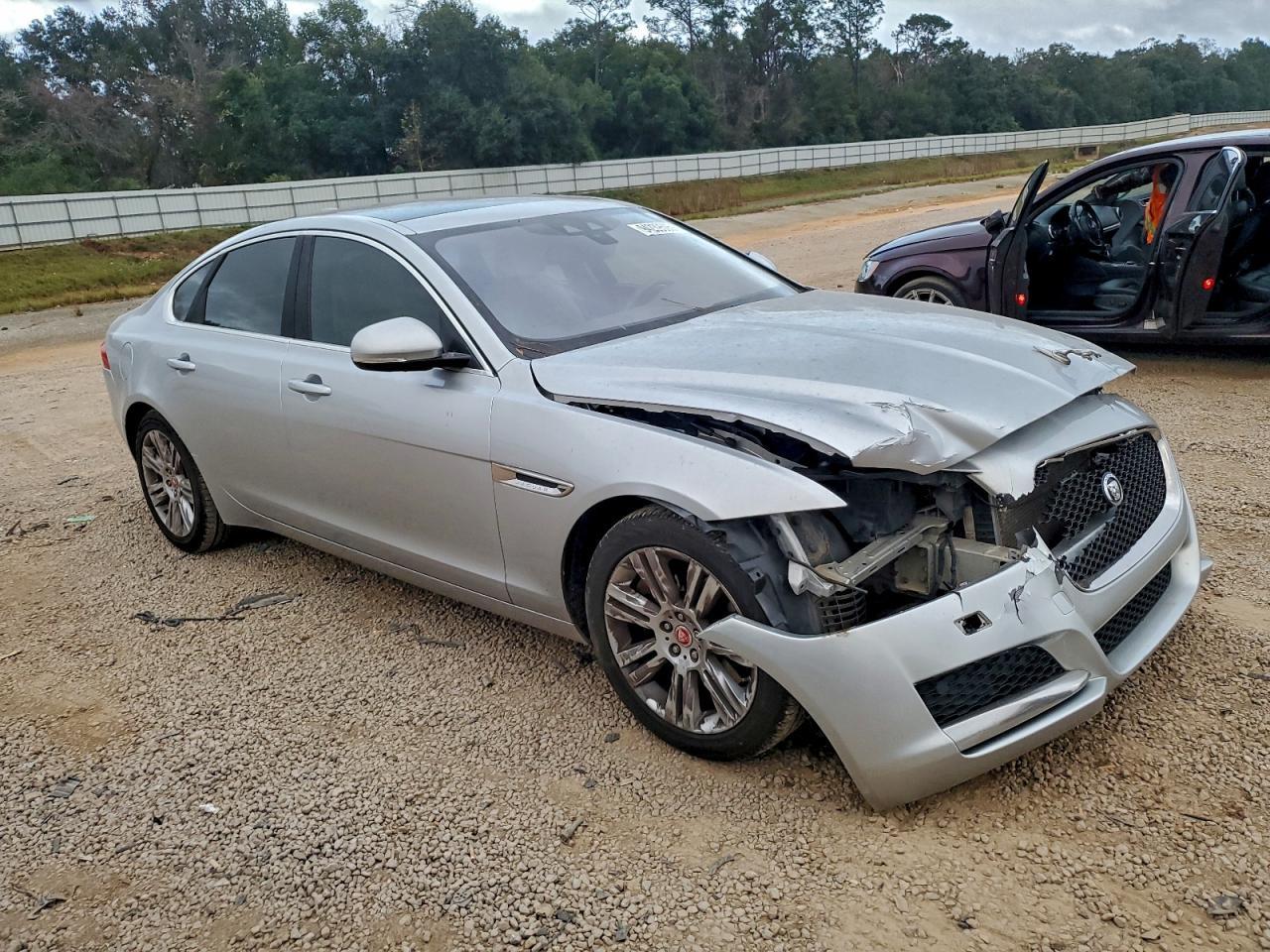 2017 JAGUAR XF