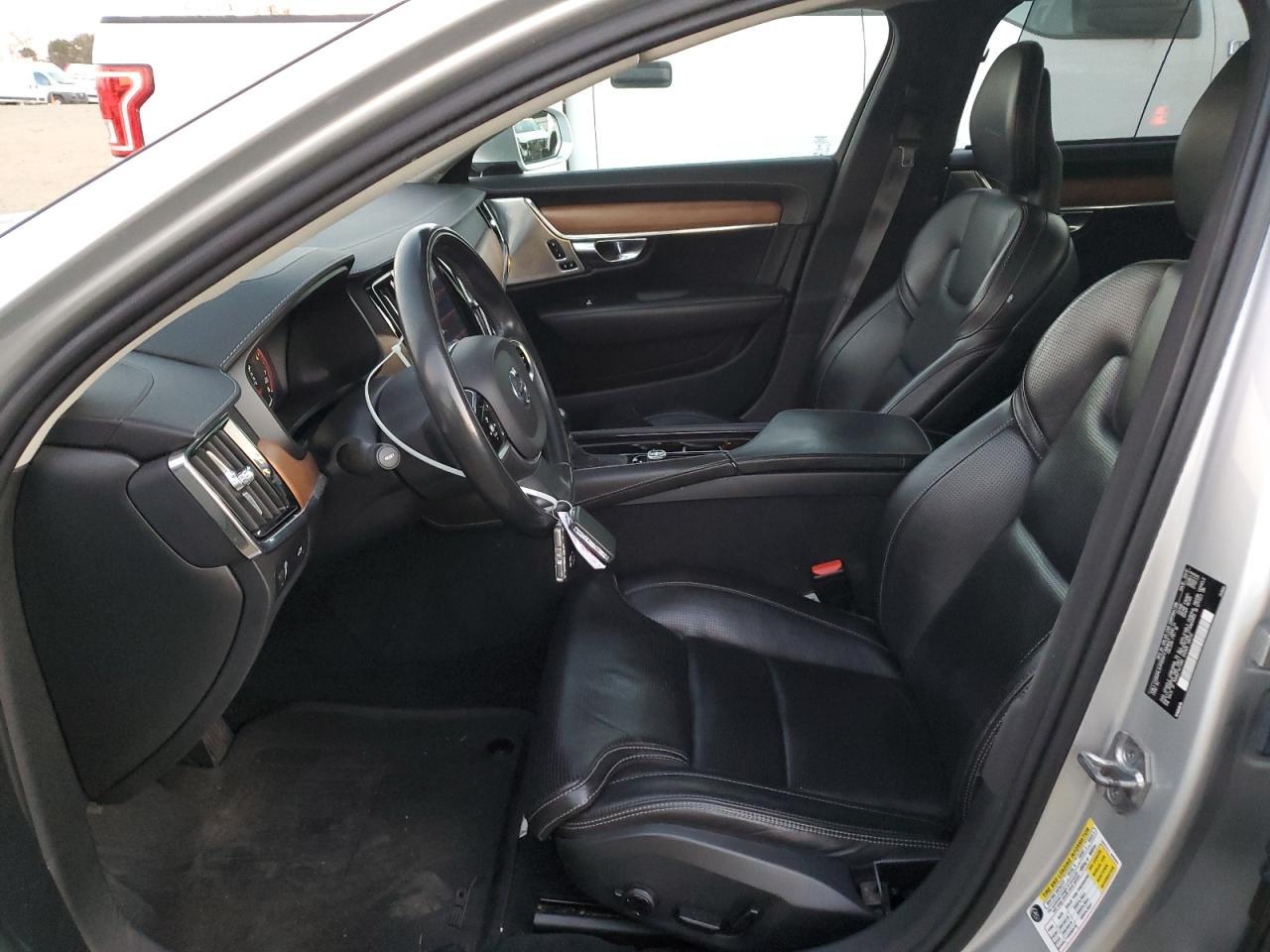 2018 VOLVO S90