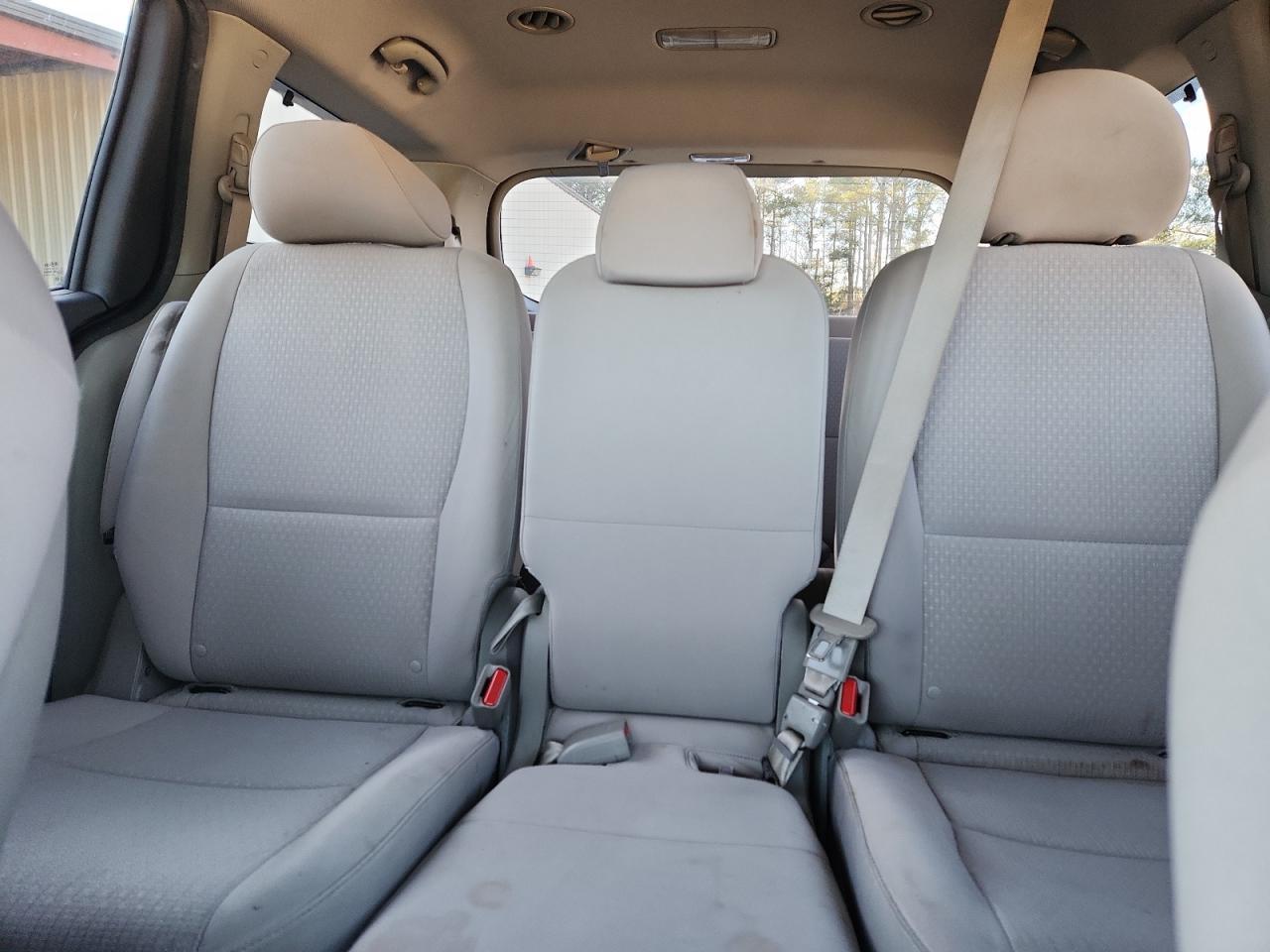 2016 KIA SEDONA