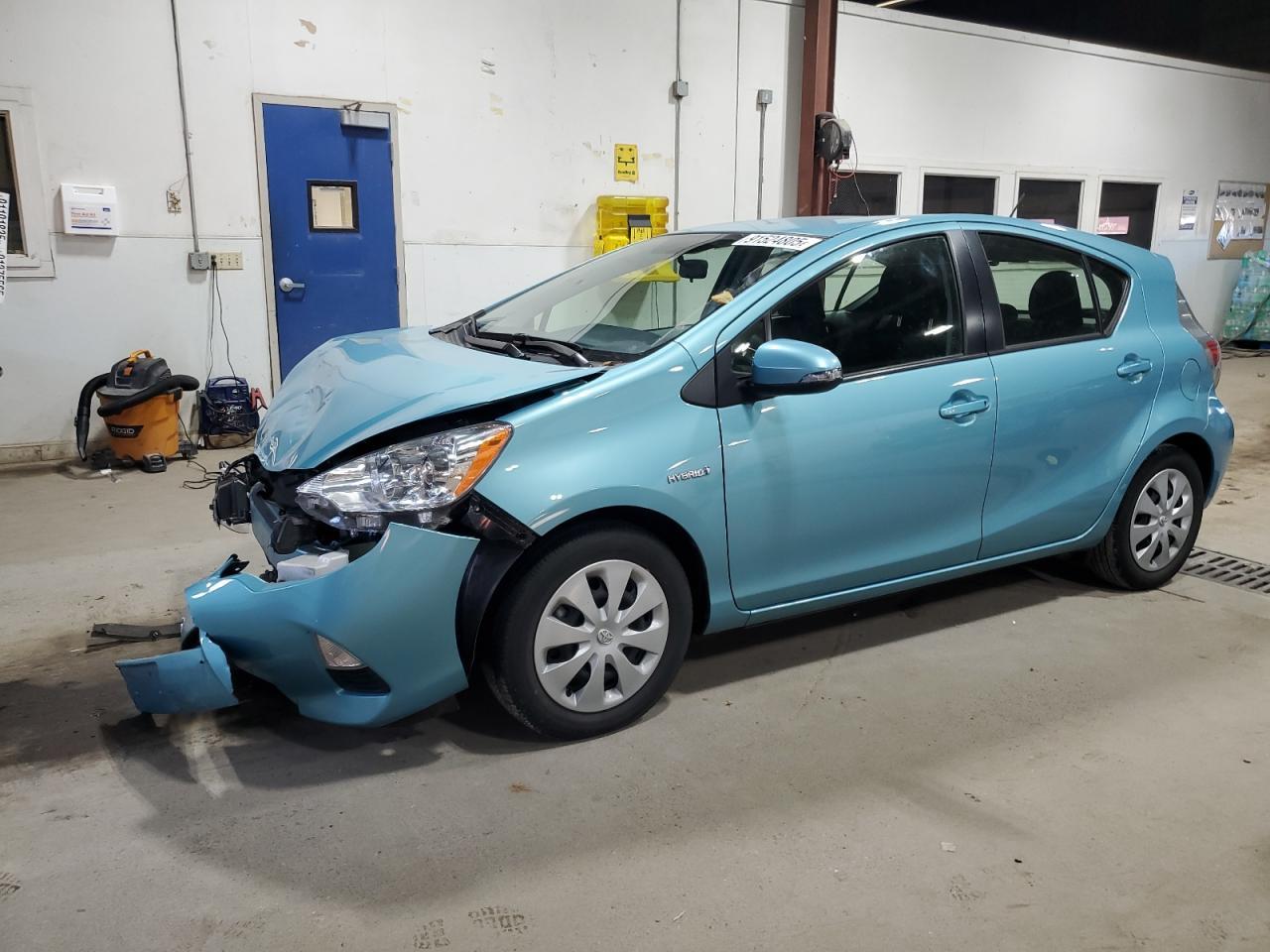 2014 TOYOTA Prius c