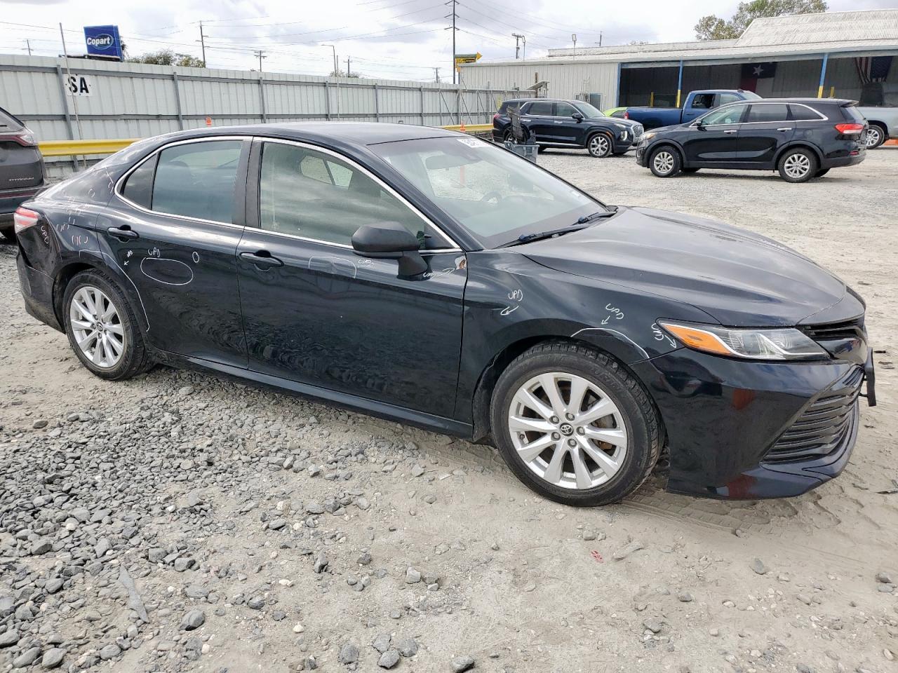 2018 TOYOTA CAMRY