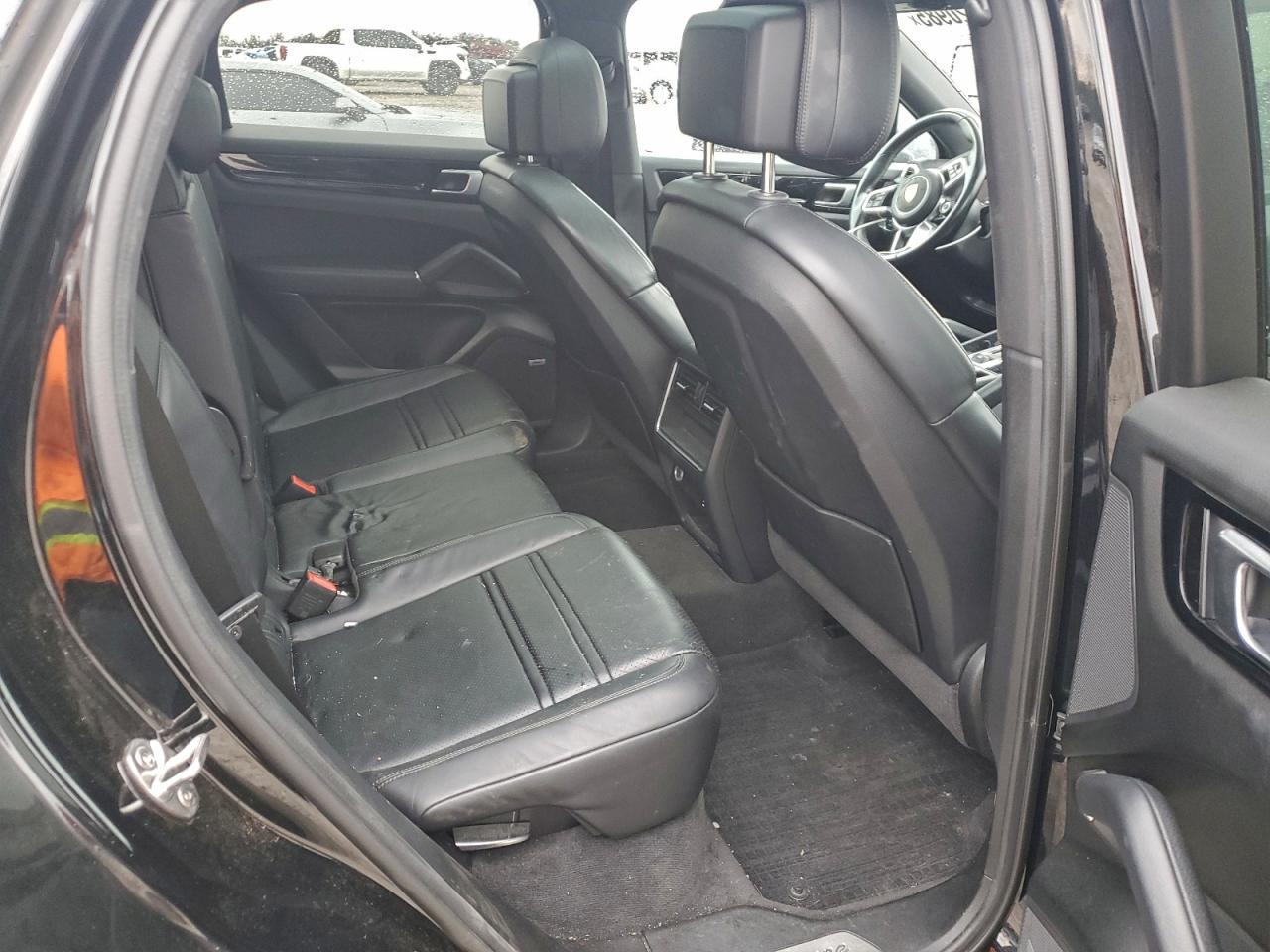 2021 PORSCHE CAYENNE