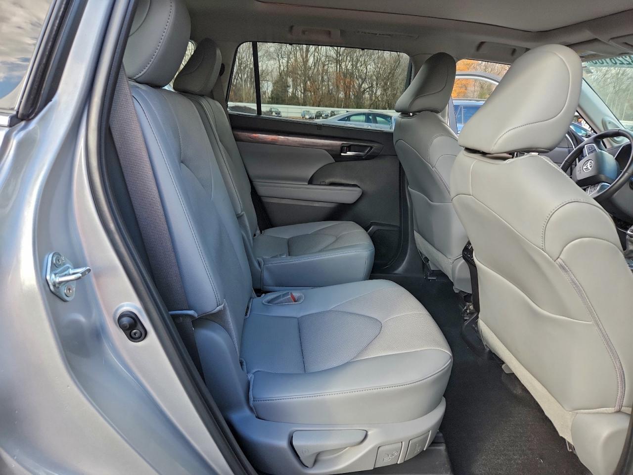 2024 TOYOTA HIGHLANDER