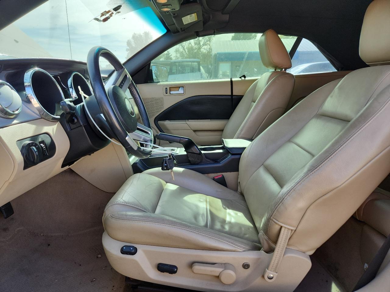2005 FORD MUSTANG