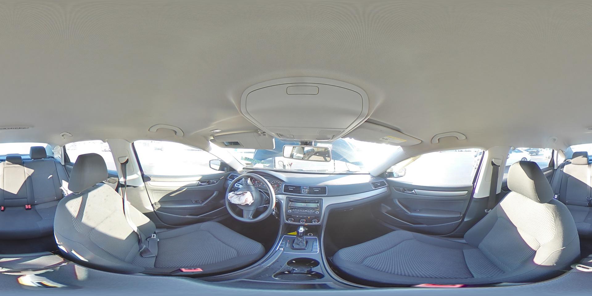 2013 VOLKSWAGEN Passat