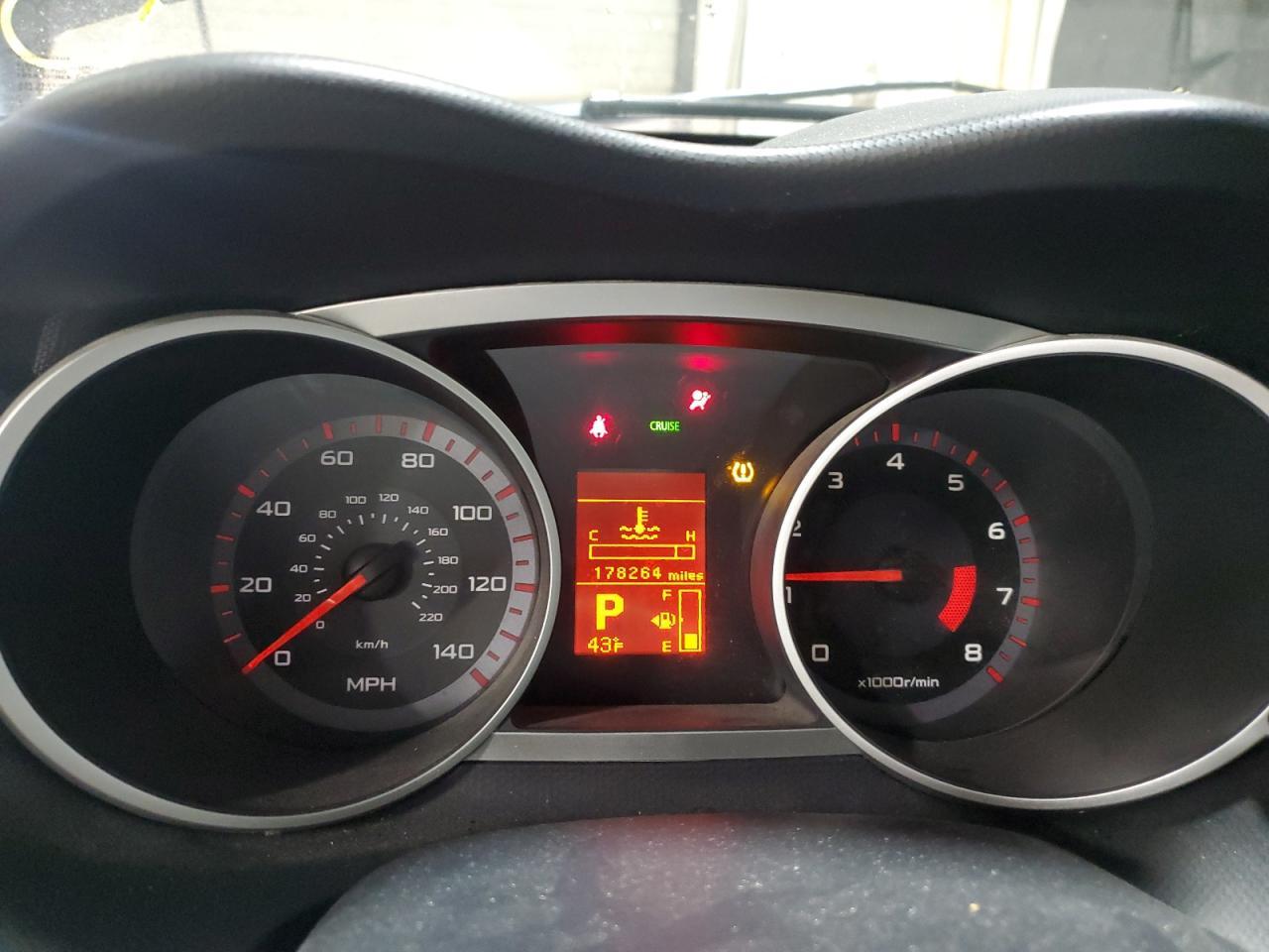 2009 MITSUBISHI outlander