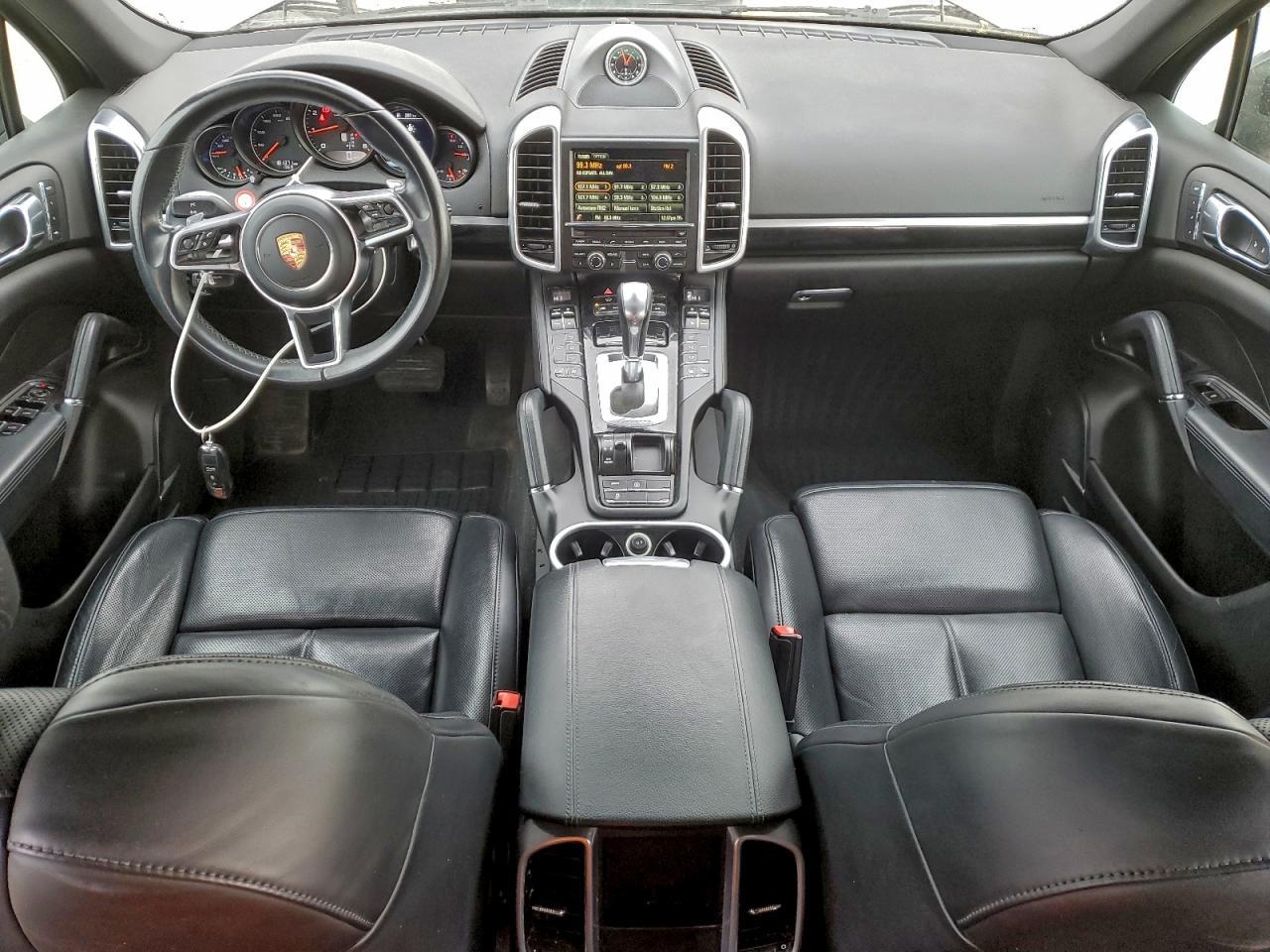 2016 PORSCHE CAYENNE