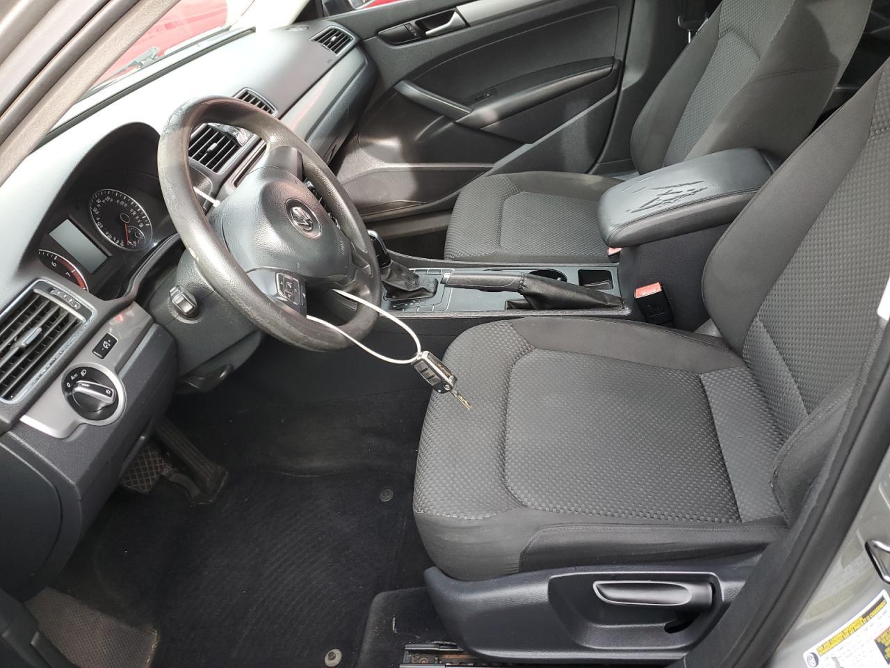 2014 VOLKSWAGEN Passat