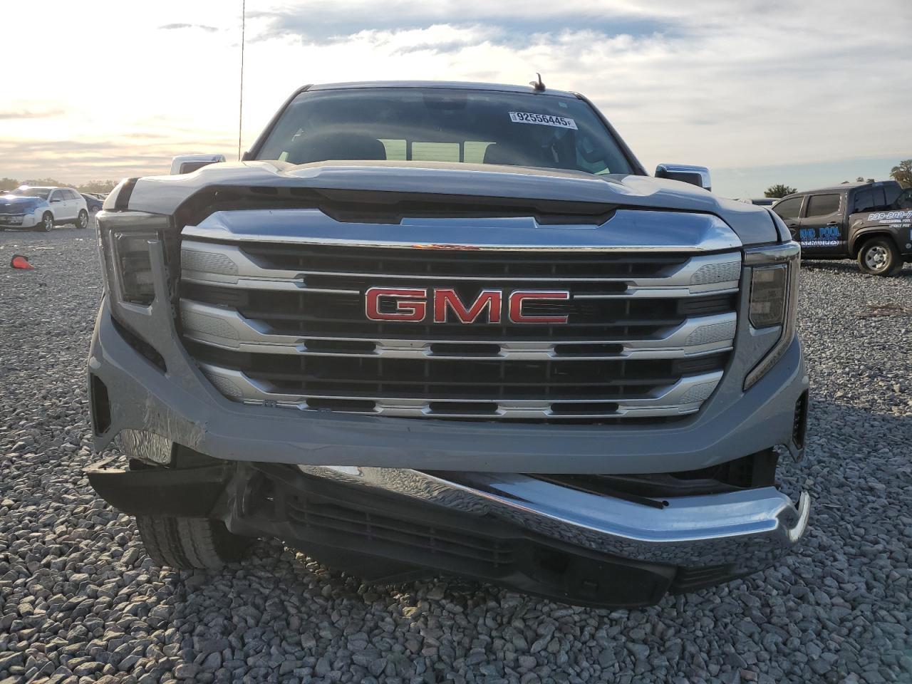 2024 GMC Sierra