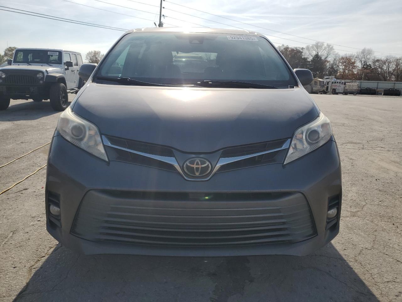 2019 TOYOTA SIENNA