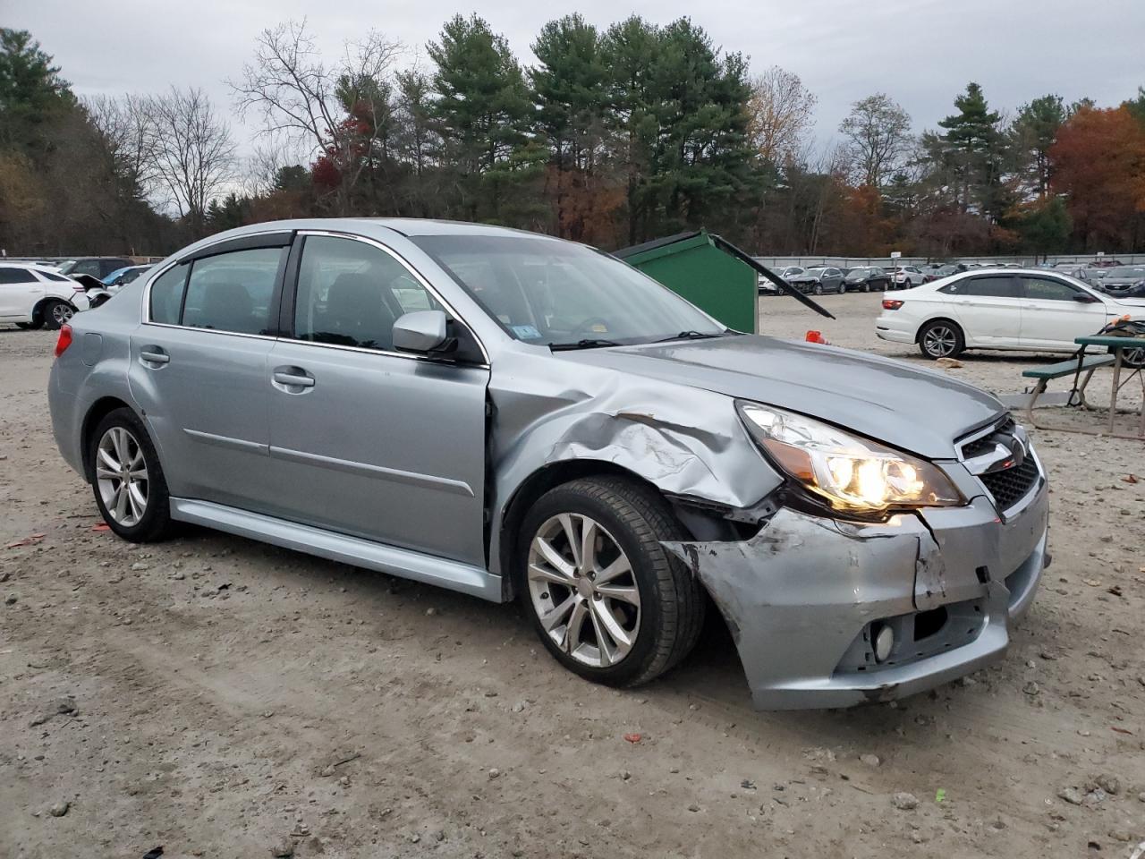 2013 SUBARU Legacy