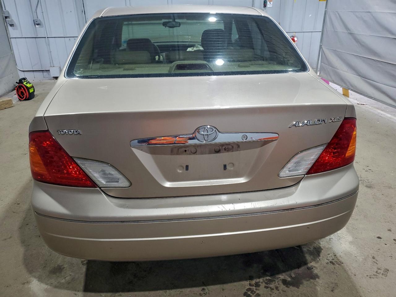 2002 TOYOTA Avalon