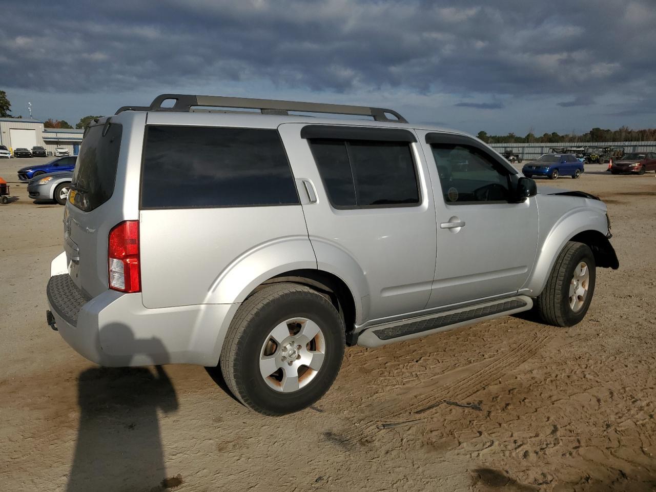 2011 NISSAN PATHFINDER