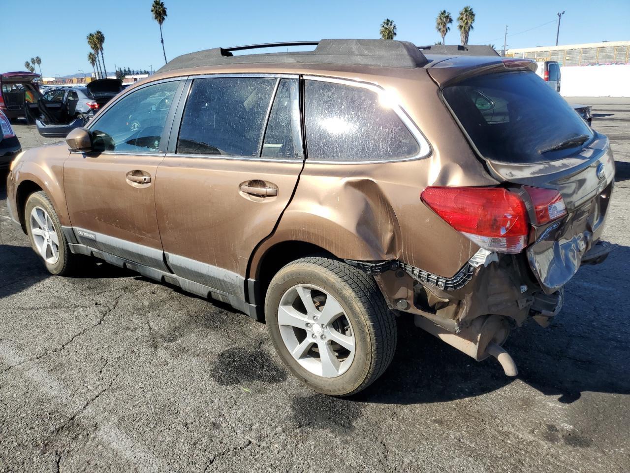 2013 SUBARU Outback