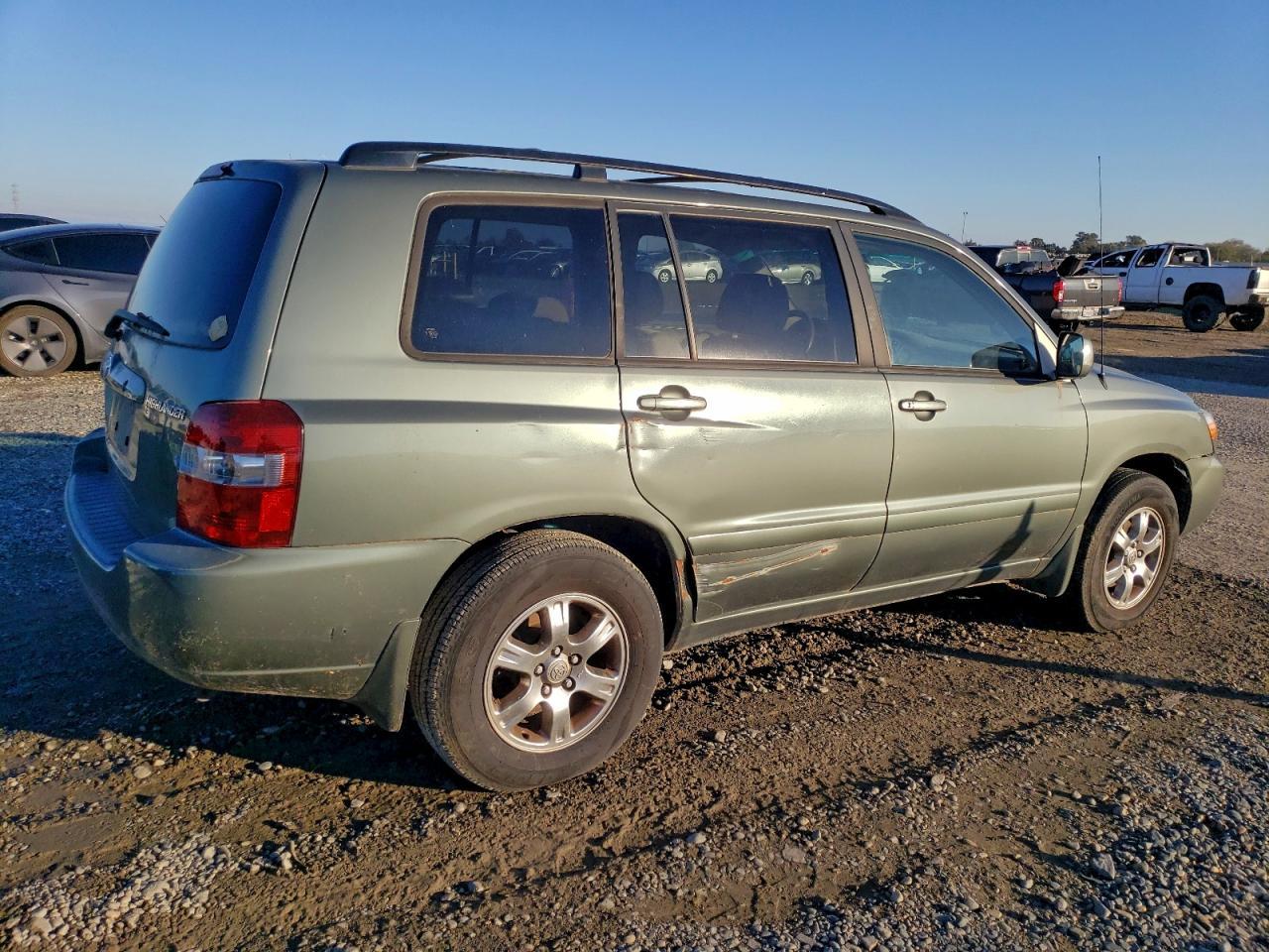 2005 TOYOTA HIGHLANDER