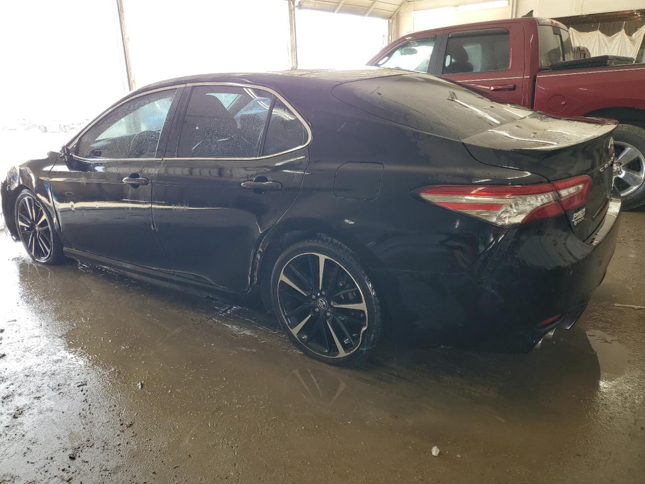 2018 TOYOTA CAMRY