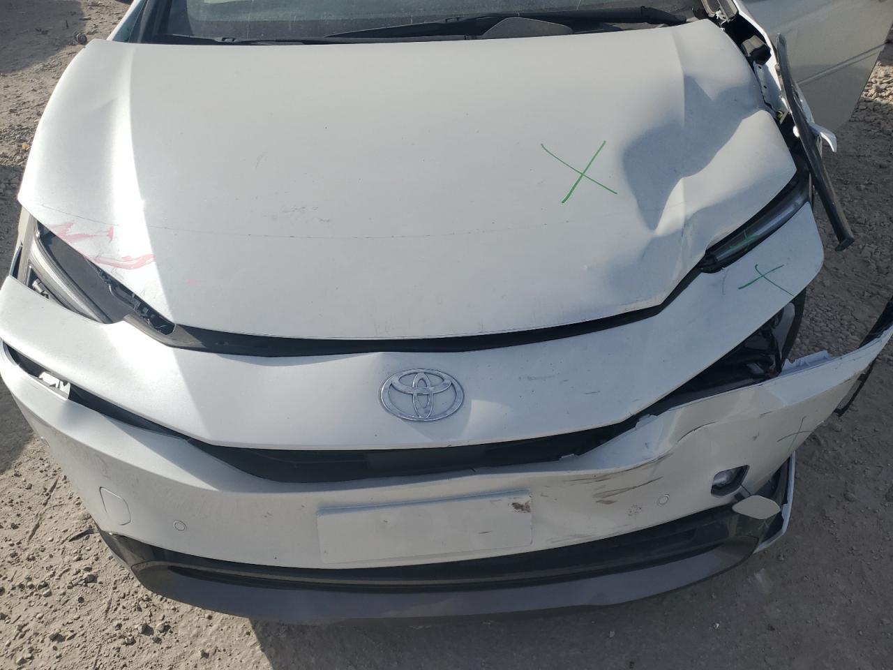 2024 TOYOTA PRIUS