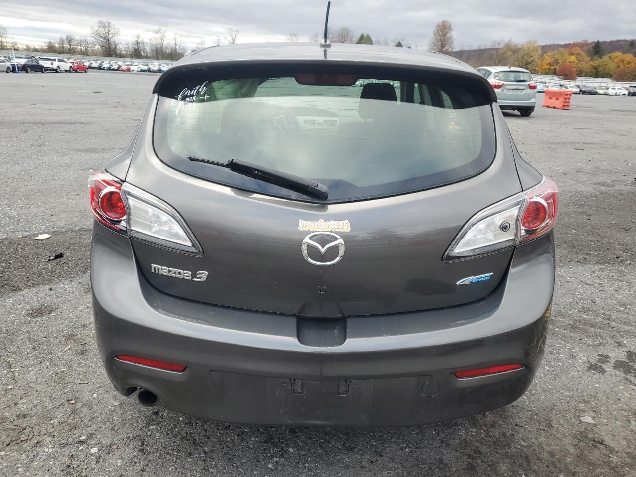 2013 MAZDA 3