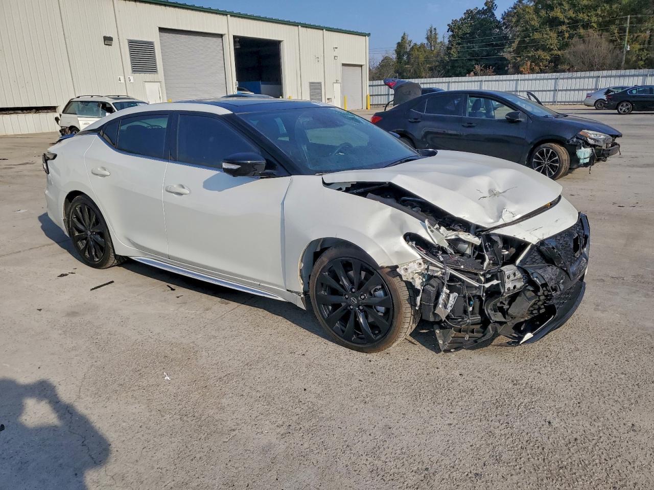 2023 NISSAN Maxima