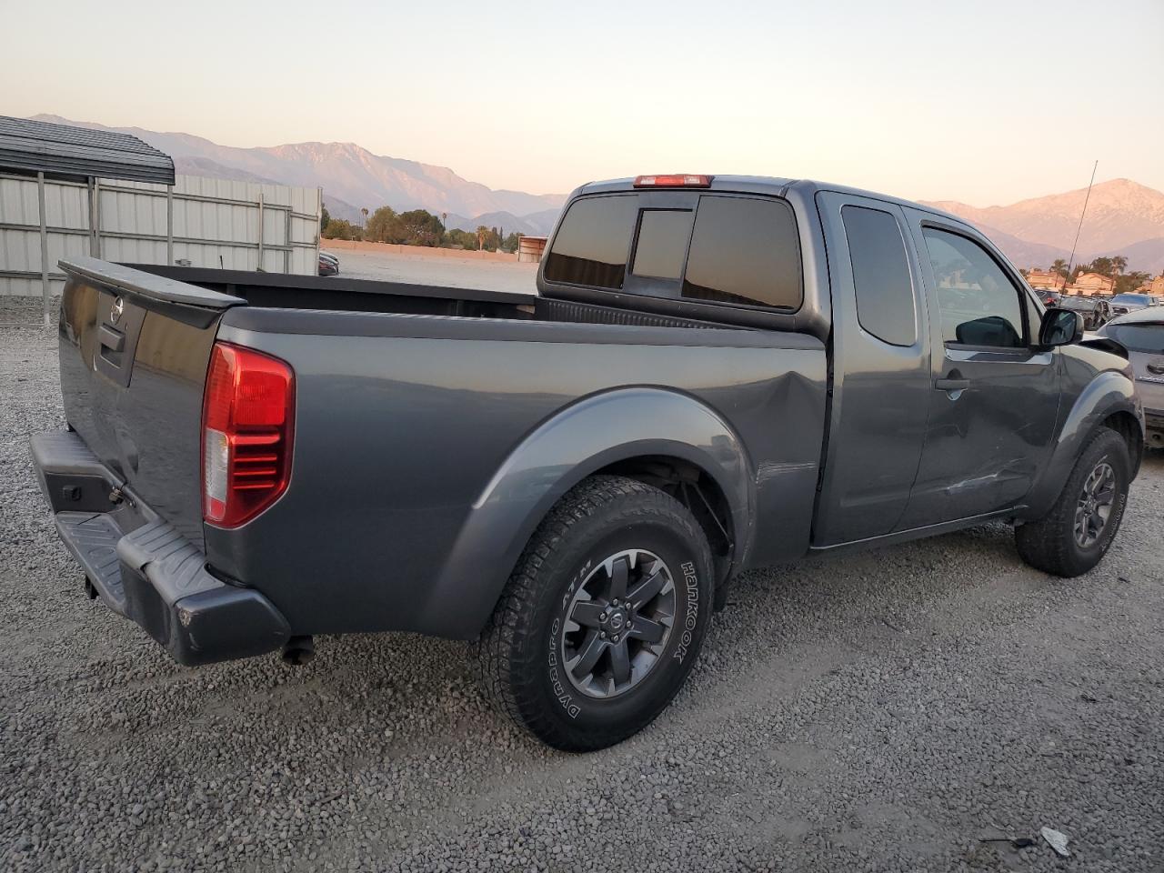 2016 NISSAN Frontier
