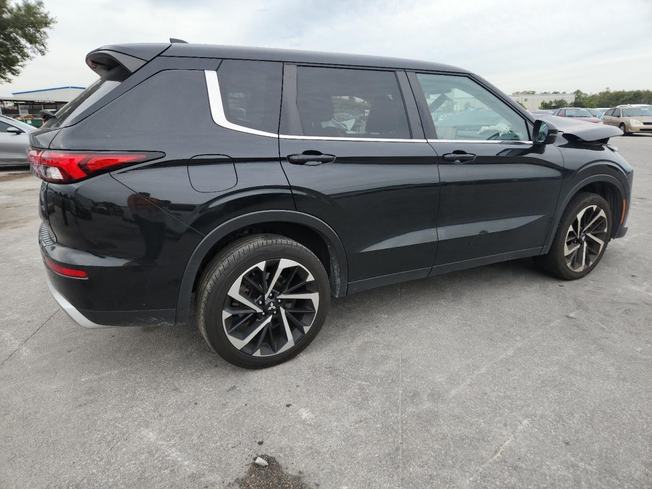 2024 MITSUBISHI outlander