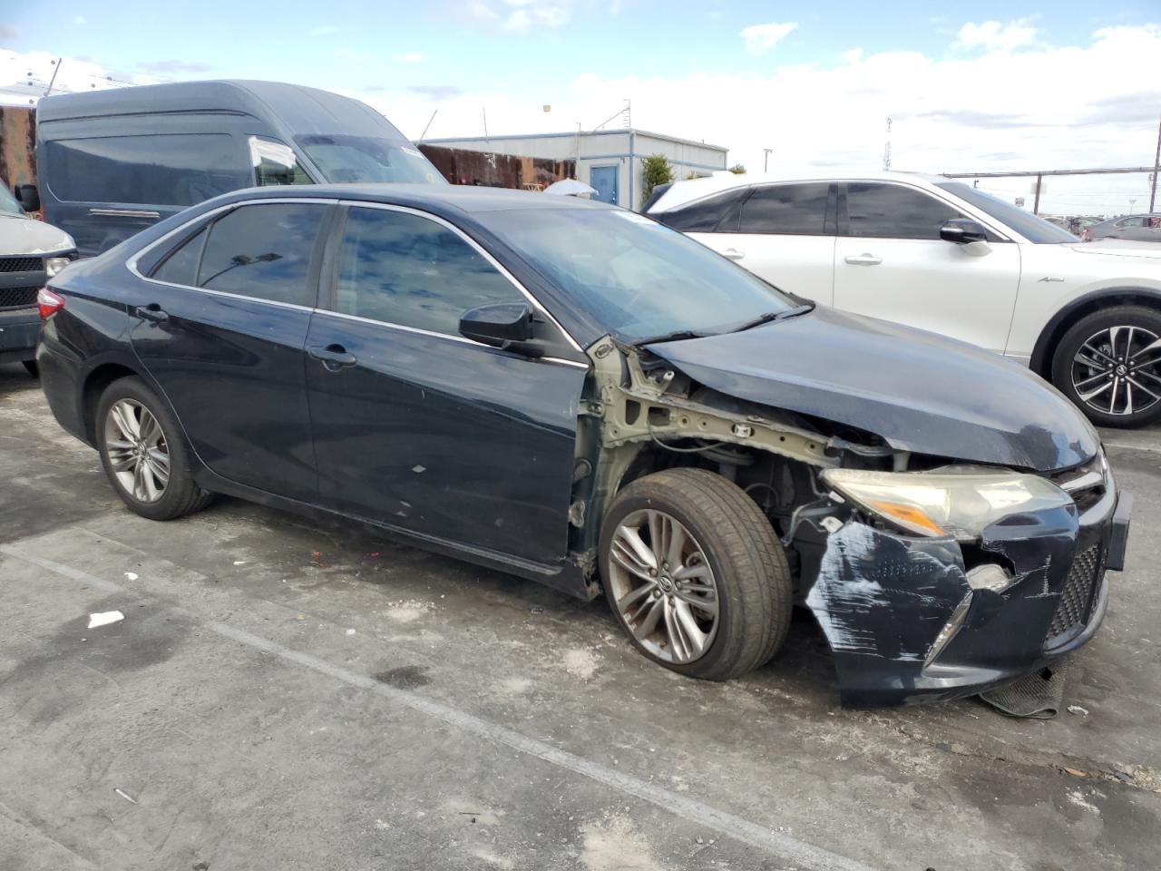 2016 TOYOTA CAMRY
