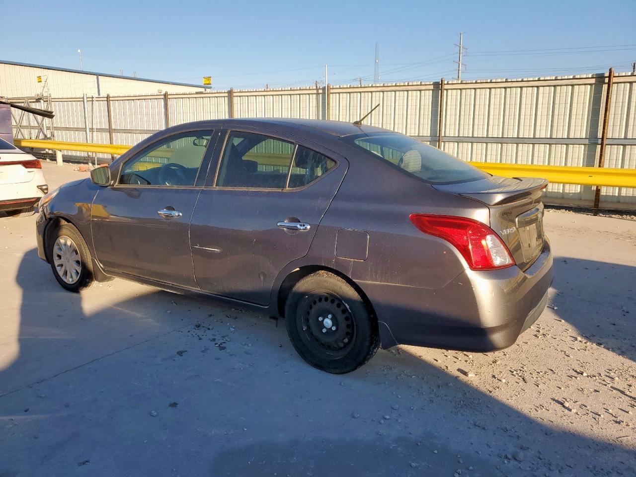 2016 NISSAN VERSA