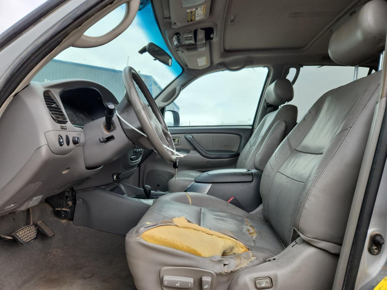 2002 TOYOTA Sequoia