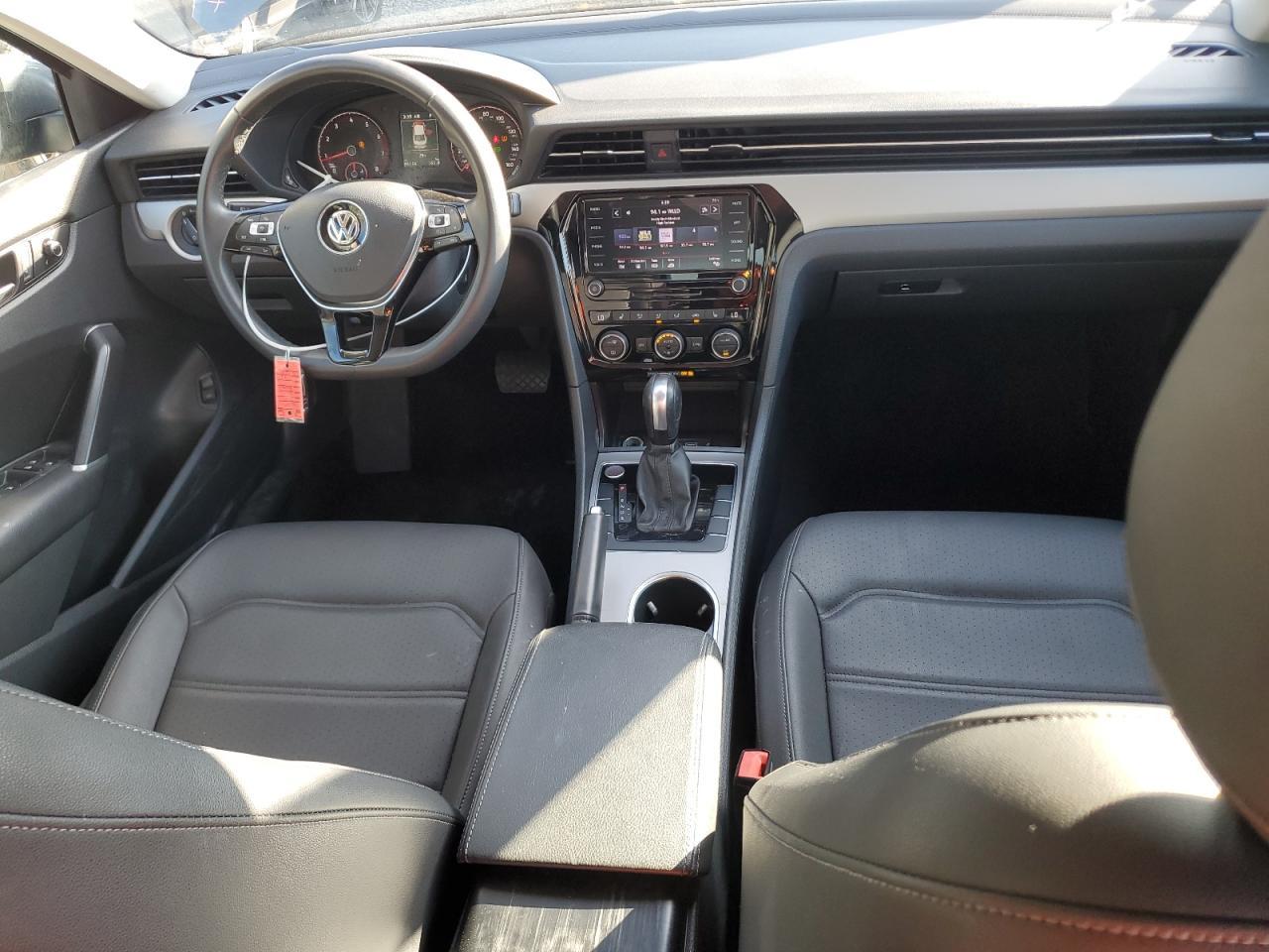 2021 VOLKSWAGEN Passat