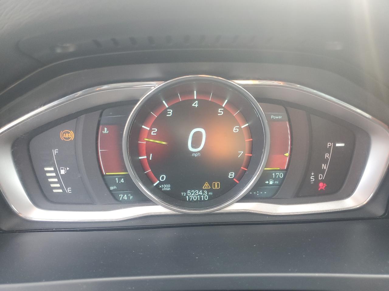 2015 VOLVO S60