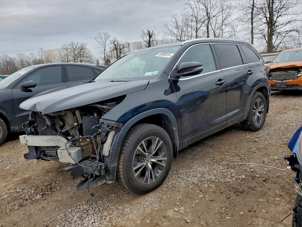 2016 TOYOTA HIGHLANDER