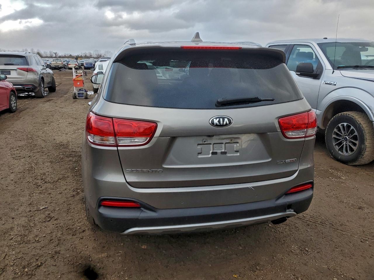 2016 KIA SORENTO