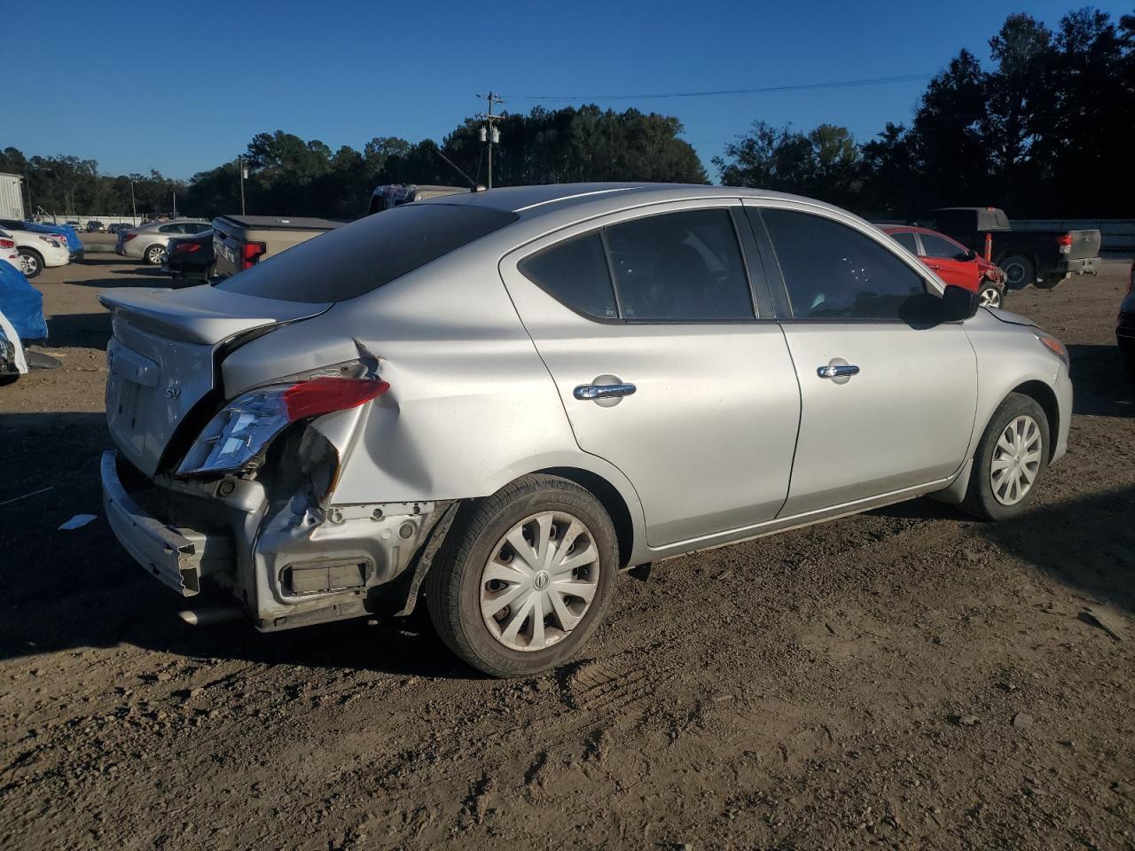 2017 NISSAN VERSA