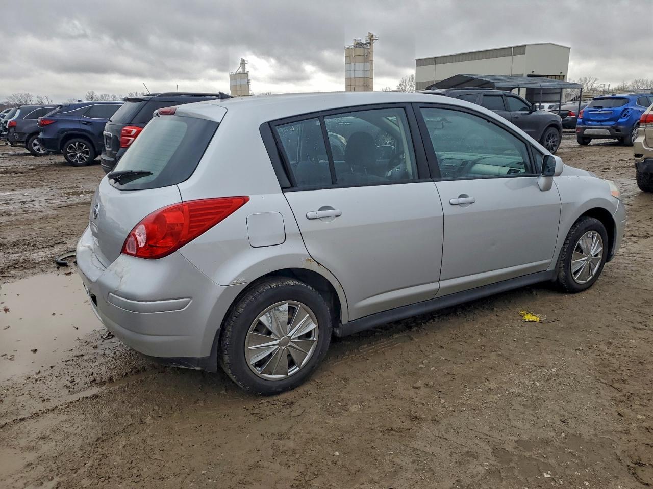 2012 NISSAN VERSA