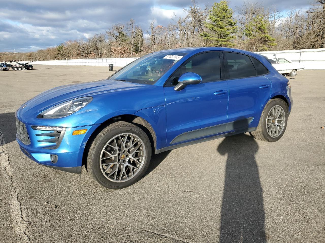 2018 PORSCHE Macan