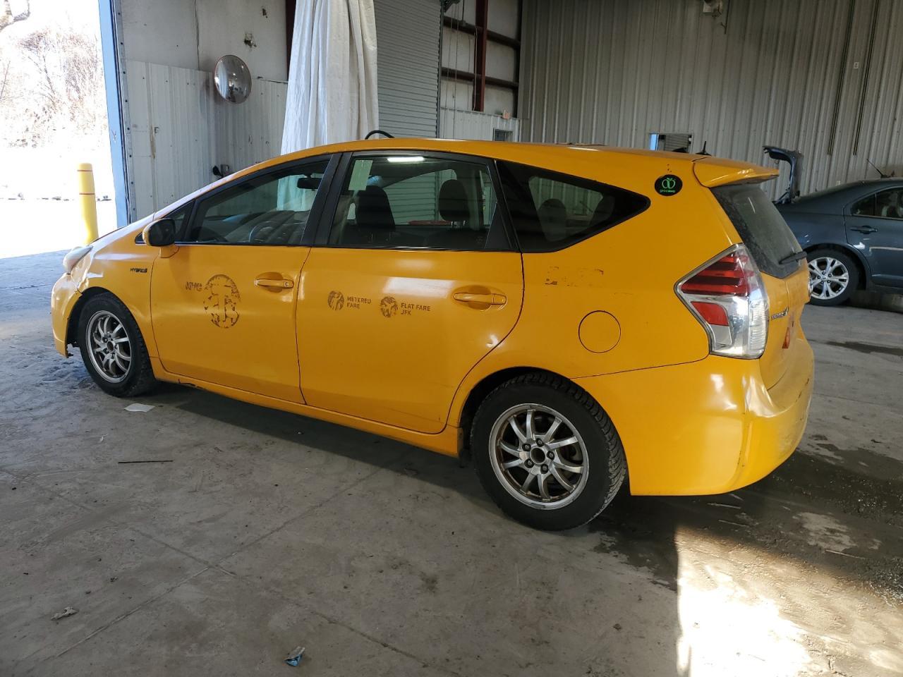 2016 TOYOTA PRIUS V
