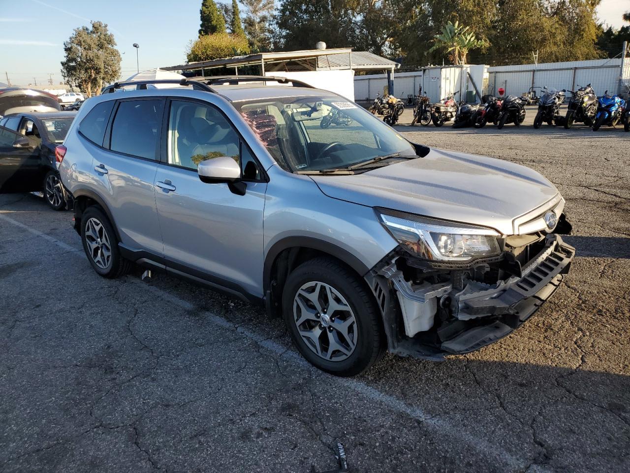 2019 SUBARU FORESTER