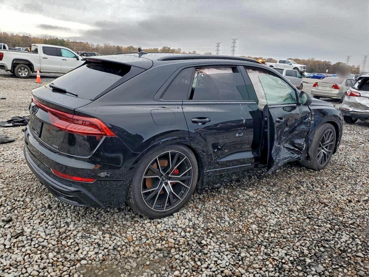 2023 AUDI Q8