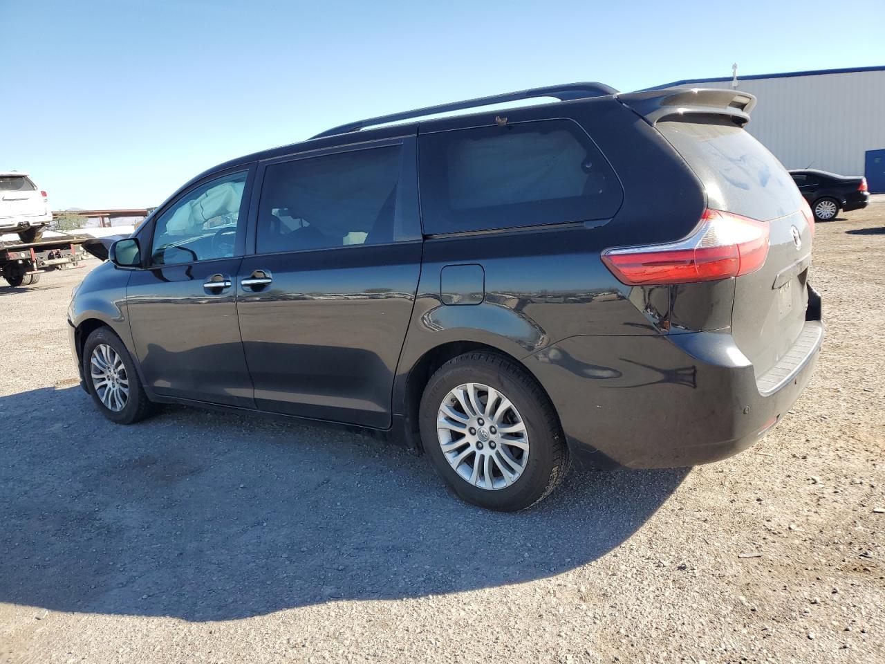 2016 TOYOTA SIENNA