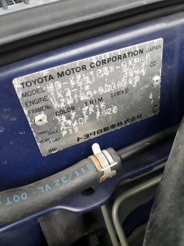 1997 TOYOTA Hilux