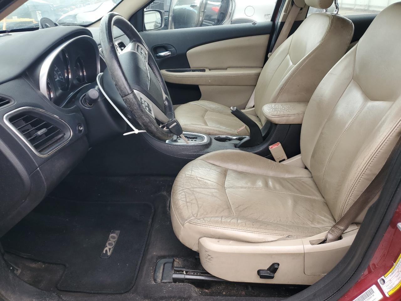 2011 CHRYSLER 200