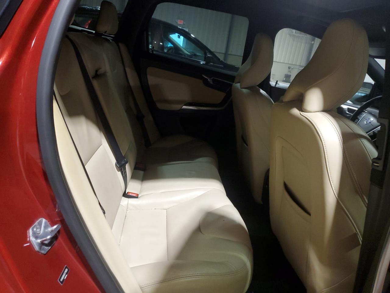 2015 VOLVO XC60