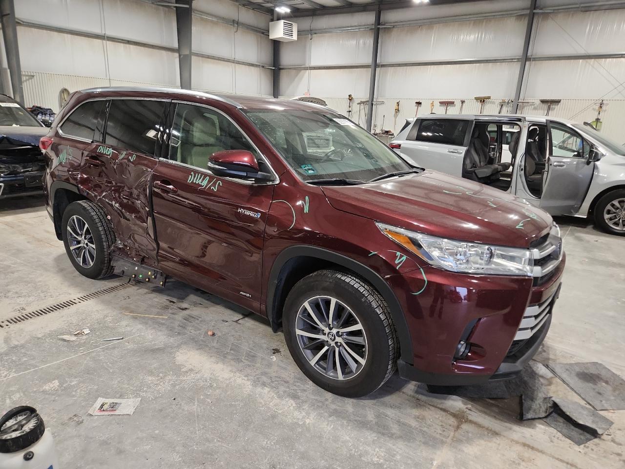 2017 TOYOTA Highlander Hybrid