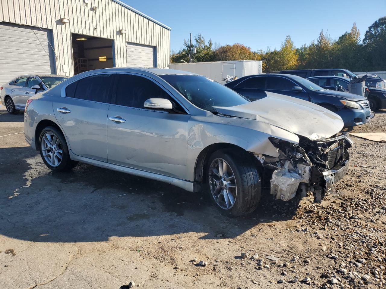 2011 NISSAN Maxima