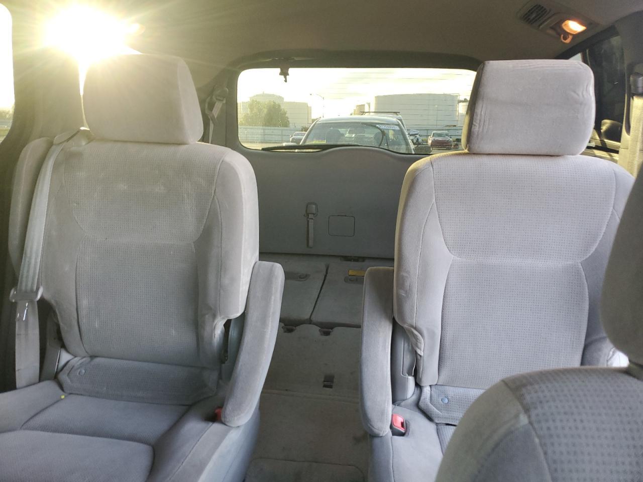 2005 TOYOTA SIENNA
