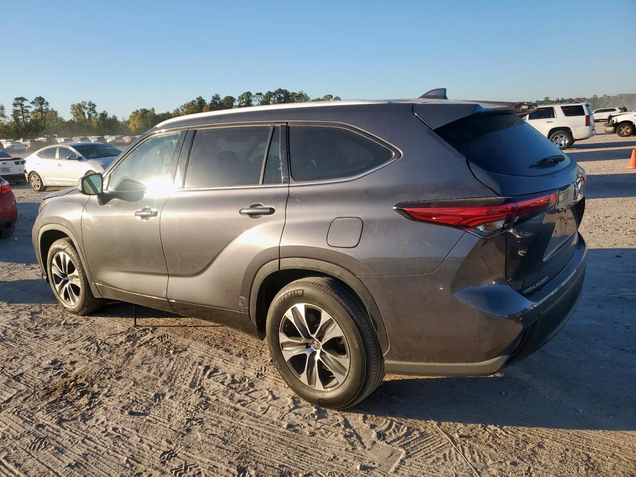 2022 TOYOTA HIGHLANDER
